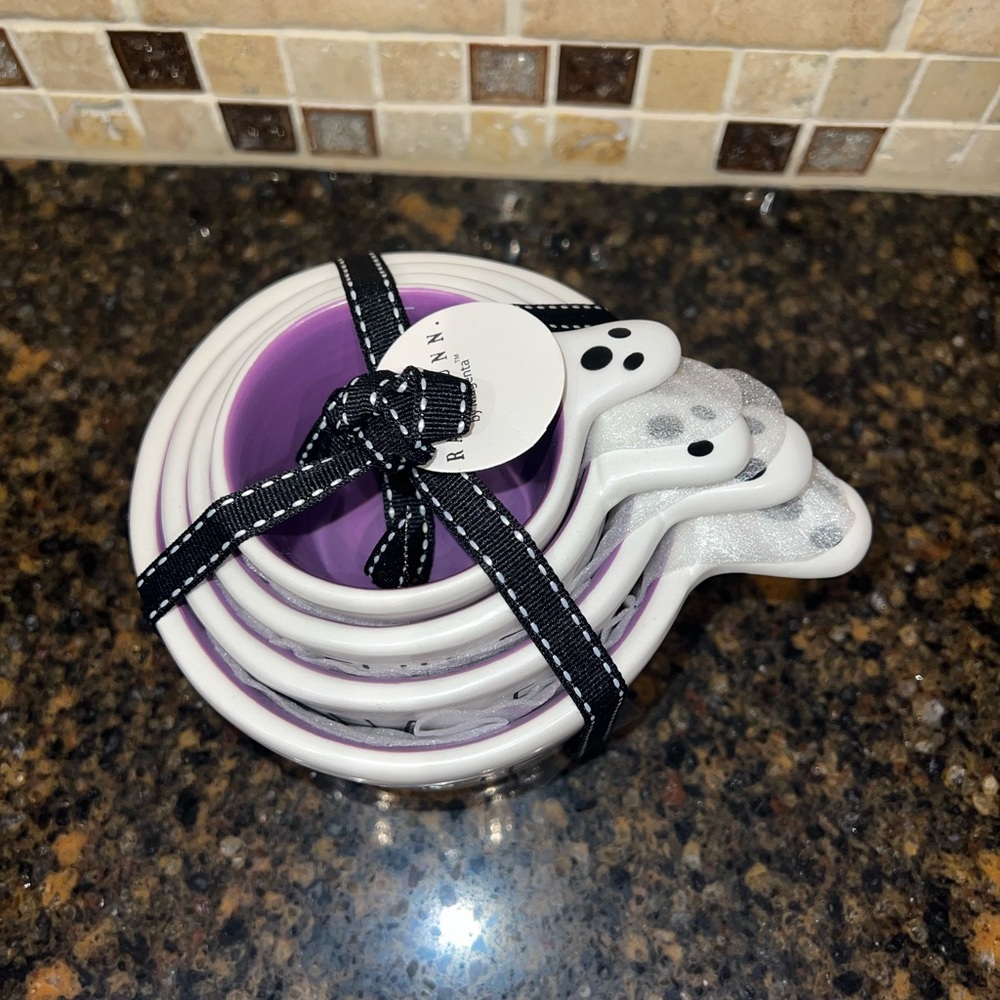 Rae Dunn ghost measuring cups